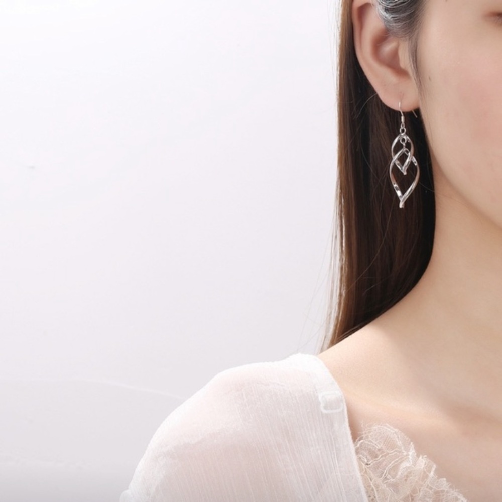 ✨ Spiral Silver Dangle earrings_NWT - Picture 3 of 3